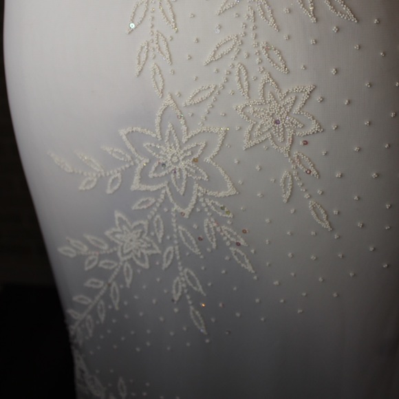 White beaded dress - Picture 7 of 11